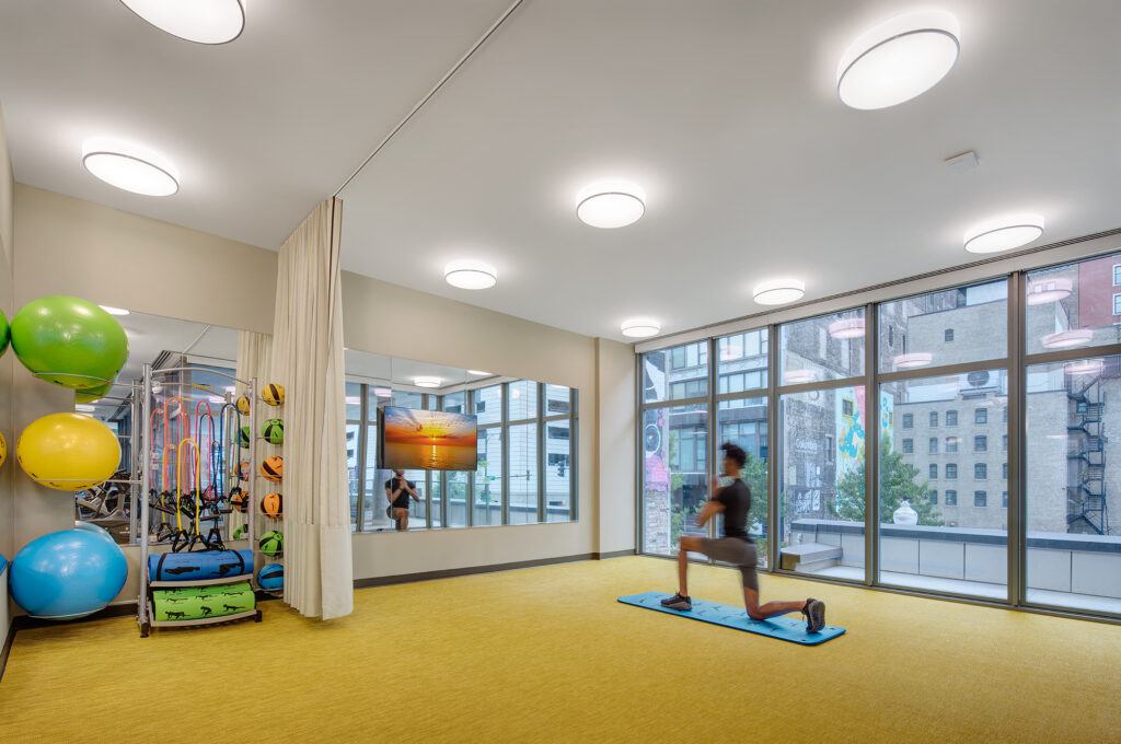 30 East Chicago Student Housing fitness 2
